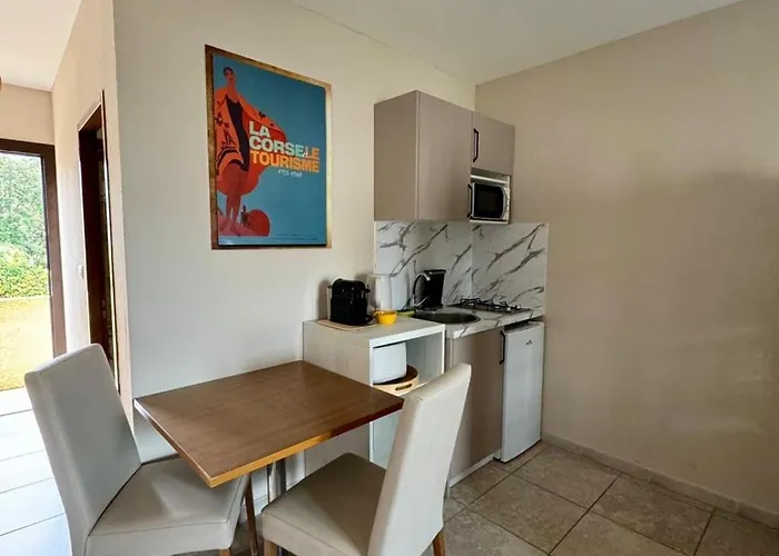 Grand Dans Avec Piscine In Apartmán